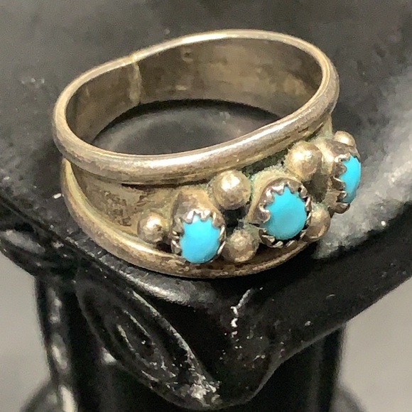 Antique sterling ring with turquoise - Picture 3 of 11